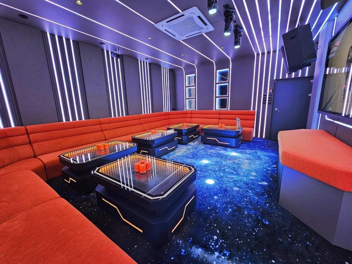 Jpp L Luxury Private Ktv Theme Private Pool Switch Hot Boiler Bbq Mahjong Machine Sleeps 26 5min To Austin