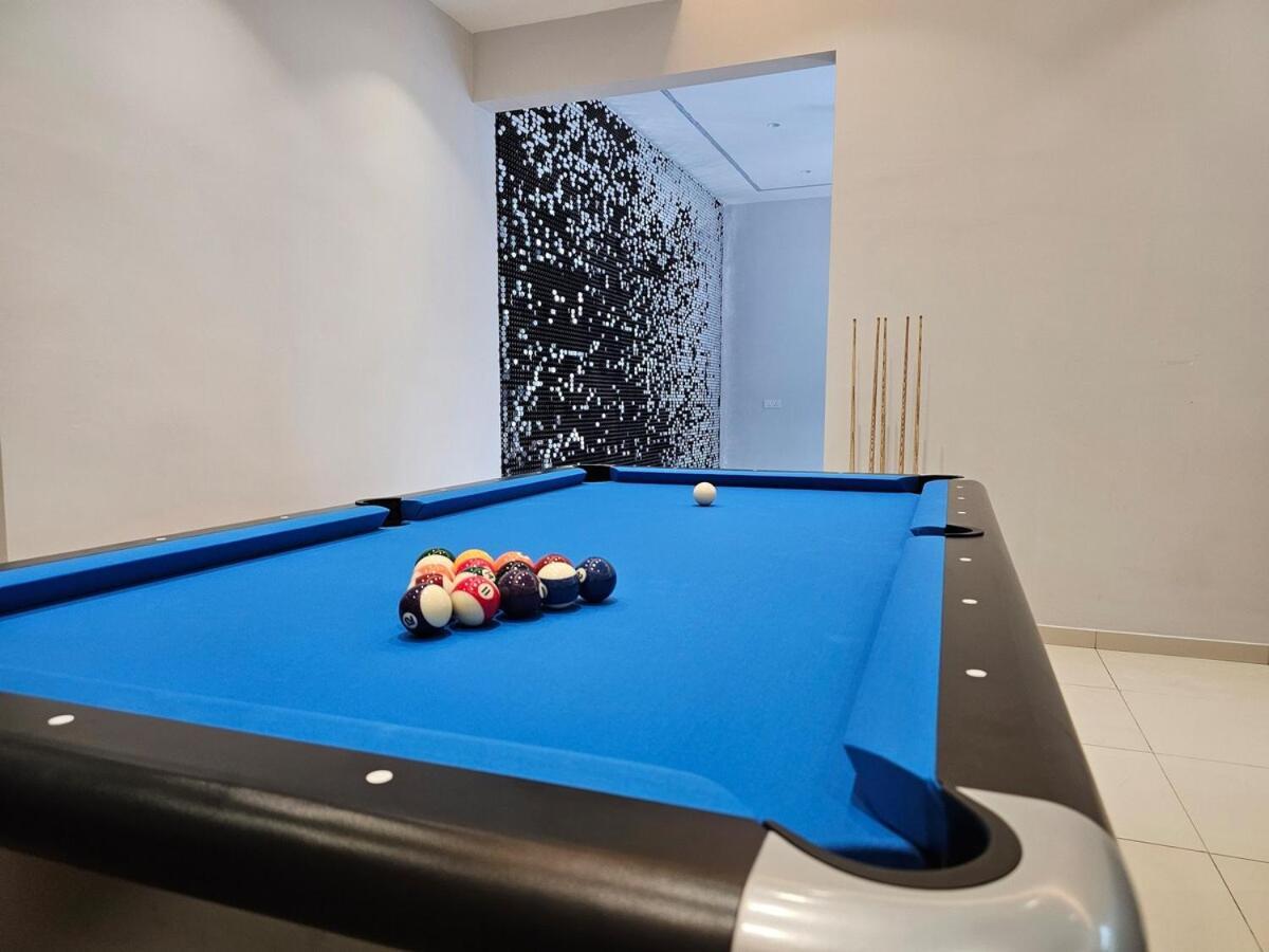 Vila Jpp L Luxury Private Ktv Theme Private Pool Switch Hot Boiler Bbq Mahjong Machine Sleeps 26 5min To Austin Johor Bahru