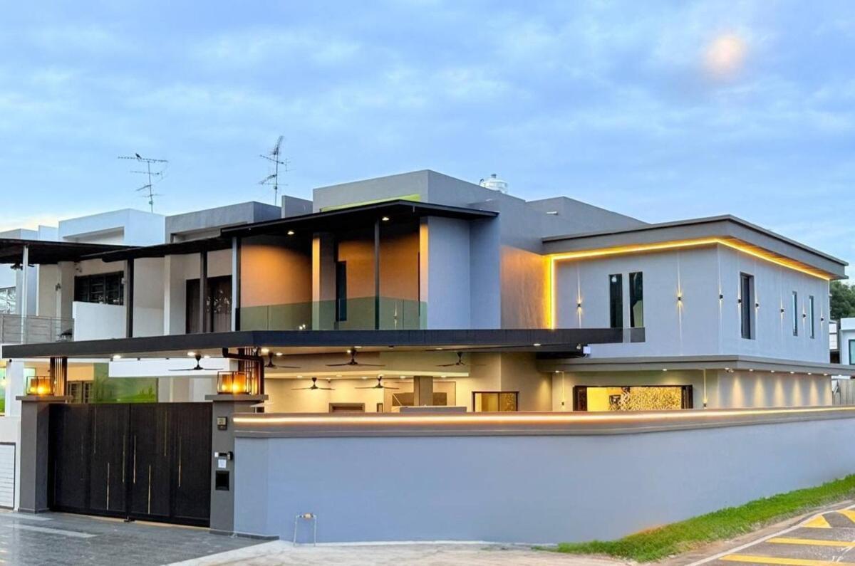 Villa Jpp L Luxury Private Ktv Theme Private Pool Switch Hot Boiler Bbq Mahjong Machine Sleeps 26 5min To Austin Johor Bahru