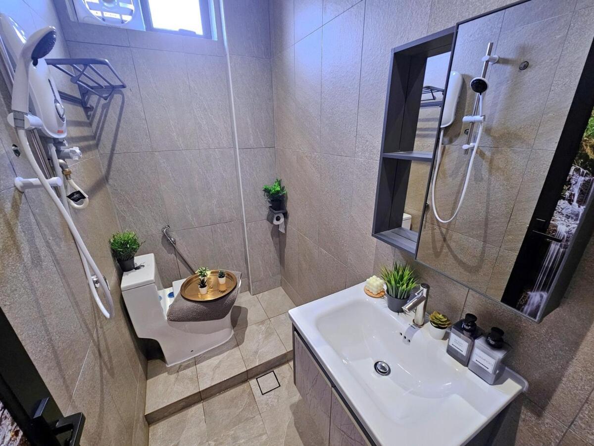 Jpp L Luxury Private Ktv Theme Private Pool Switch Hot Boiler Bbq Mahjong Machine Sleeps 26 5min To Austin Johor Bahru