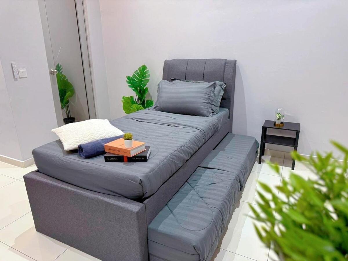 Jpp L Luxury Private Ktv Theme Private Pool Switch Hot Boiler Bbq Mahjong Machine Sleeps 26 5min To Austin * Johor Bahru